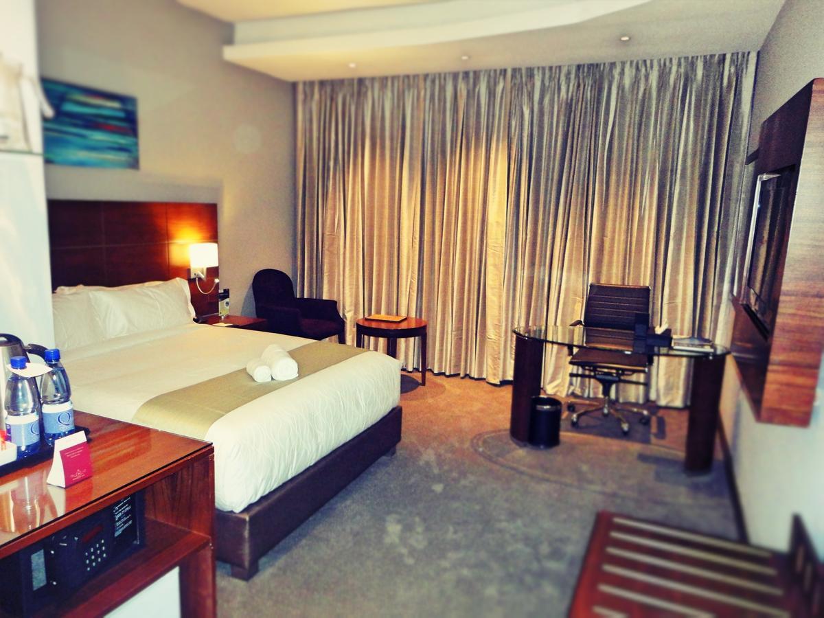 The Grand Palace Hotel Singine Oda fotoğraf